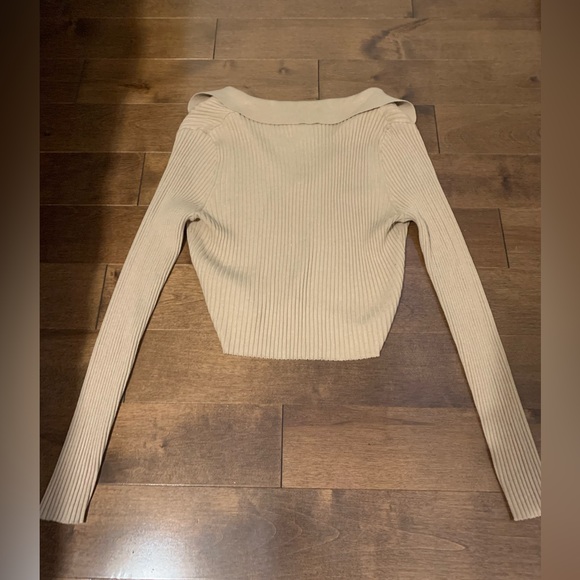 H&M Divided long sleeve - Picture 2 of 2